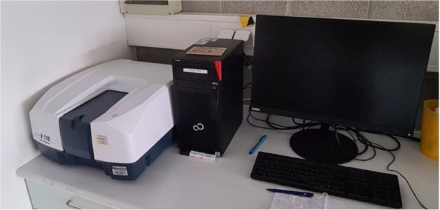 JASCO UV/Vis/NIR spectrometer V-770